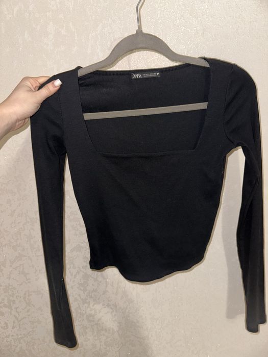 Zara лонглслів кофта чорний колір у рубчик з квадратним вирізом