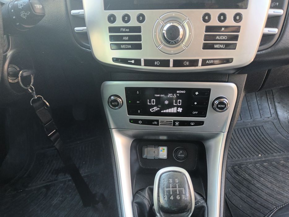 Lancia Delta 1.6 M-jet