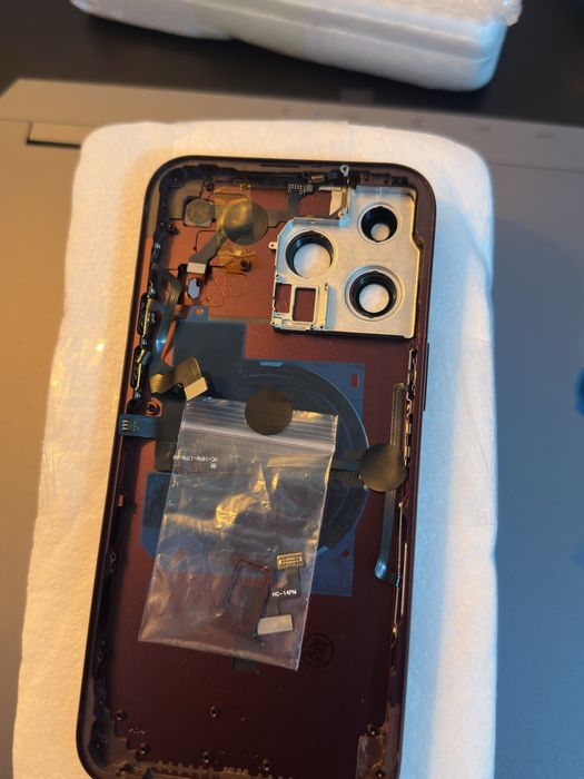 À venda chassi  iPhone 14 Pro Max modificado aparencia Phone 18 Pro Max