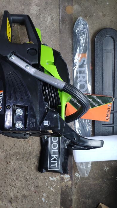 Бензопила STROMO SC3900 метал