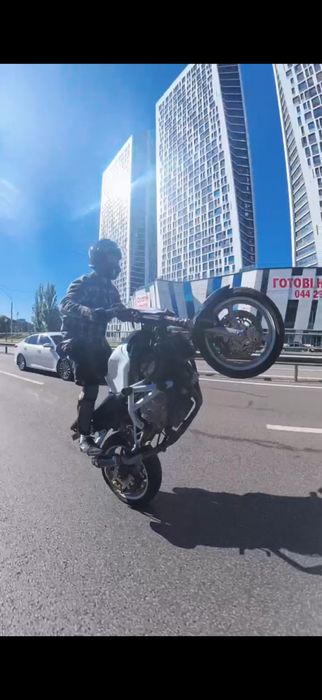 Honda cbr 600  f4i stunt (не slider bws aerox rocket gilera)