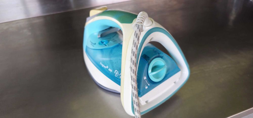 Ferro de passar / engomar roupa