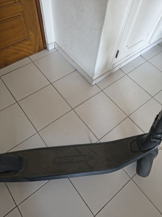 Segway Ninebot E2 Pro — Avariada (Para peças ou reparação)
