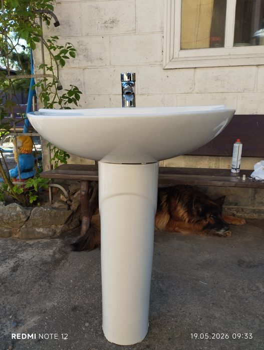 Умывальник с пьедесталом PORTA  и смесителем Grohe