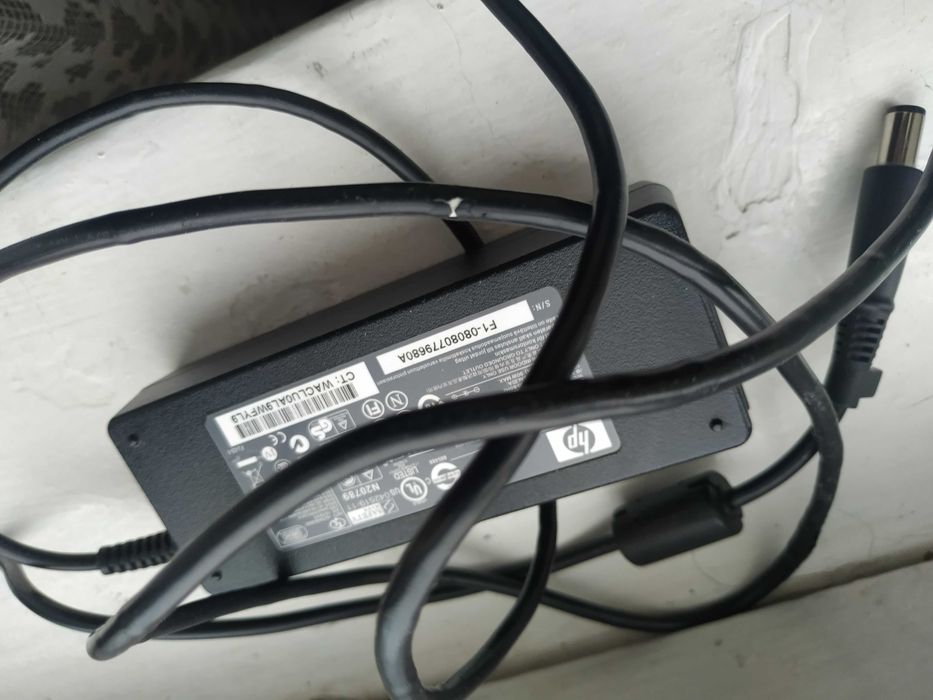б\у блок зарядки ноутбука HP 40\45W разьем  7.4х5.0mm