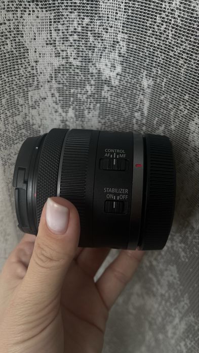 Обʼєктив canon 24-50 на беззеркальну камеру