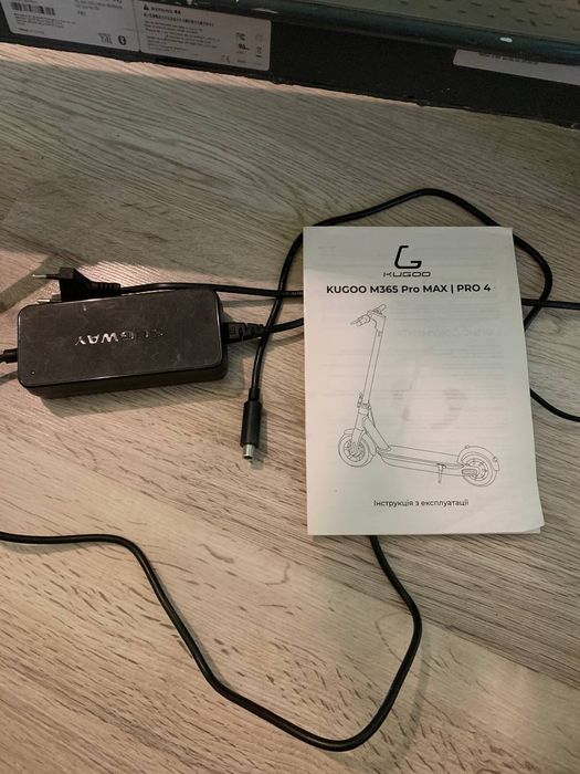 Продам електросамокат kugoo M365 pro max