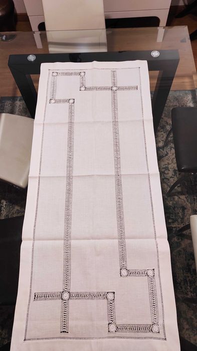 Atoalhados em linho com bordados á mão