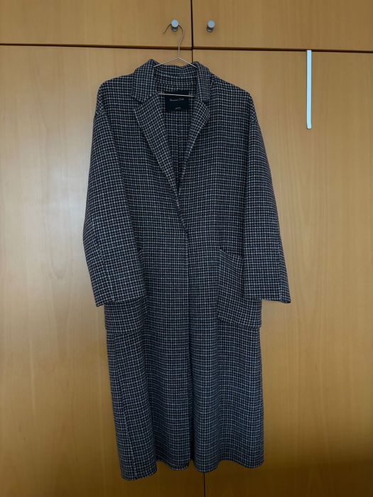 Casaco de Lã Massimo Dutti aos Quadrados – Elegante e Intemporal