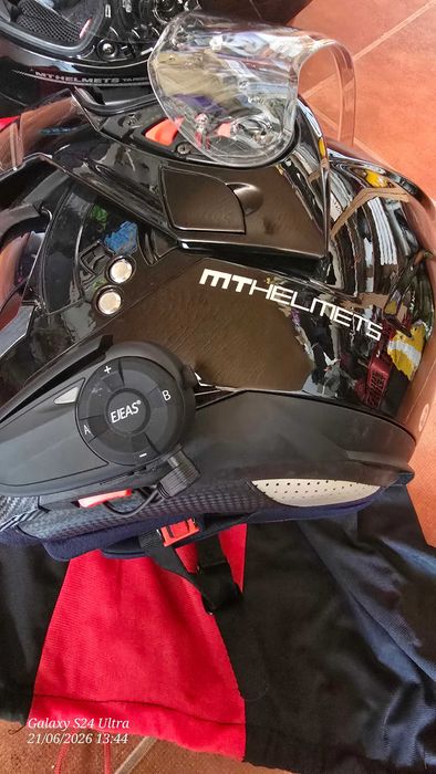 2 Capacetes + Auriculares + Casaco + Luvas + Adaptador USB para Moto