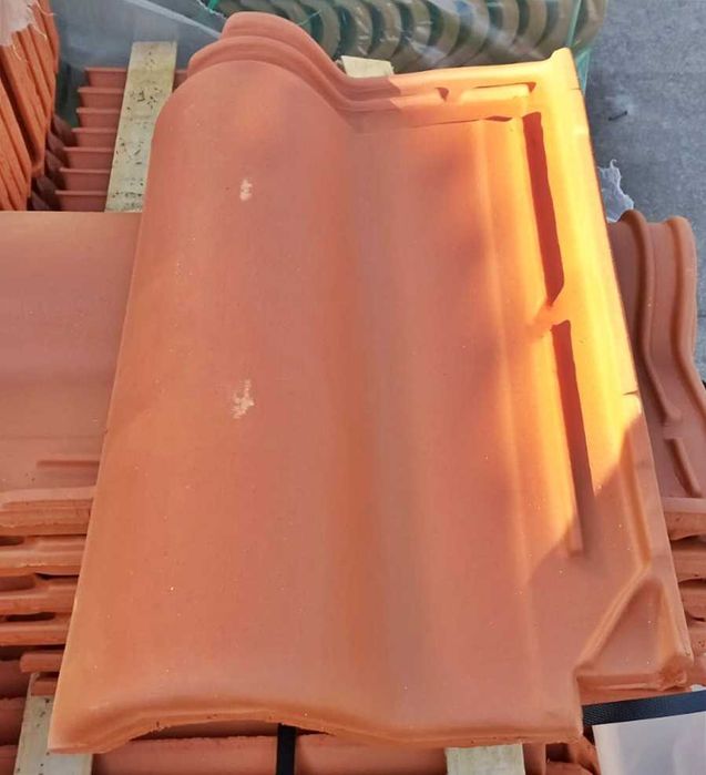 Telhas de Cano à Esquerda (Margon / Luso-Telha)