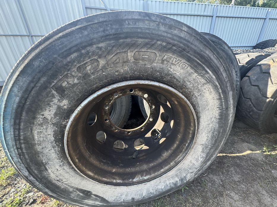 Шина 315/70 R22,5  Bridgestone R249 (1 шт) з диском руль