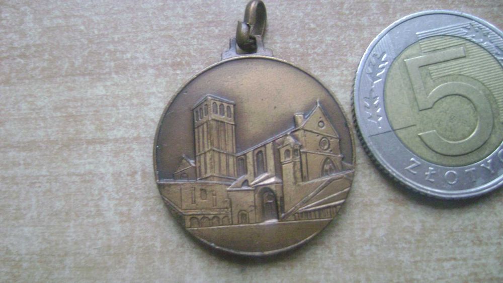 Starocie z PRL - Dewocjonalia = Medal z Assisi do rozpoznania