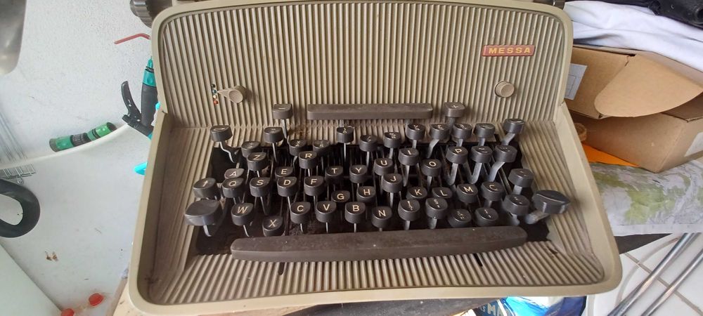 Máquina escrever antiga MESSA