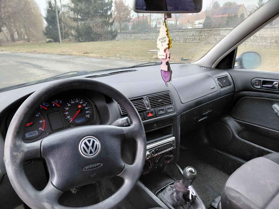Ładny VW Golf 4 1.4cm benzyna klima bez korozji