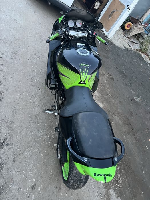 Kawasaki ninja zx9r 2004 рік