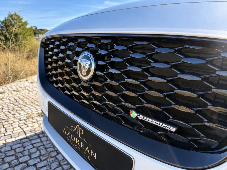 Jaguar E-Pace p300e - Hibrido Plug In