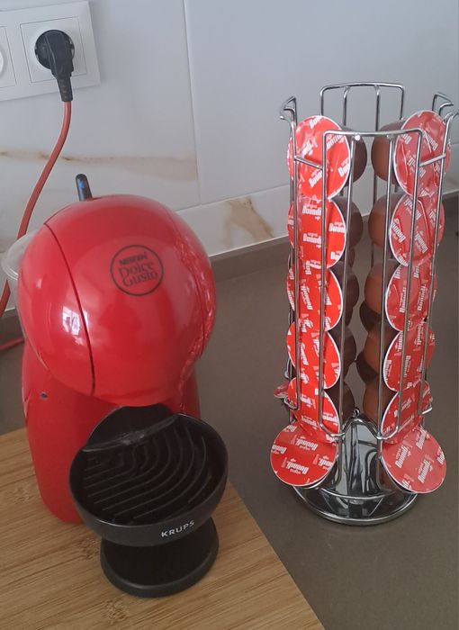 Máquina Nescafé + suporte de cápsulas