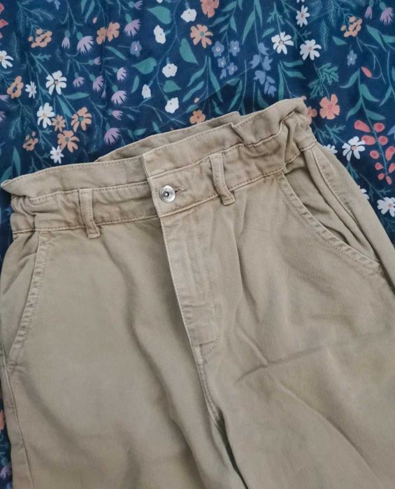 Oliwkowe Khaki spodnie jeansowe