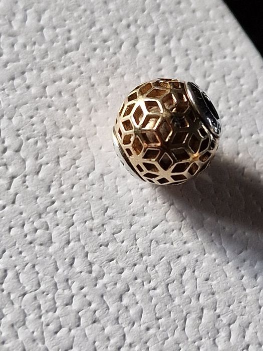 Pandora -charms 585  essence