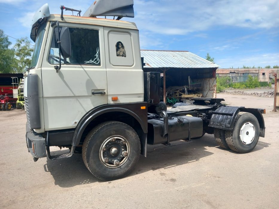 МАЗ сідловий тягач