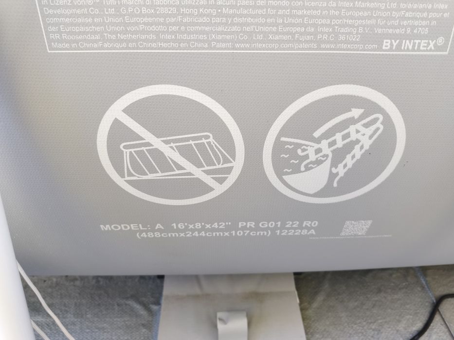 Piscina Intex utilizada só um mês.