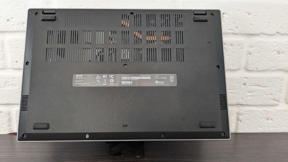 Acer Aspire 3 - 14" - Ryzen 5-7520U/8gb/512gb #225