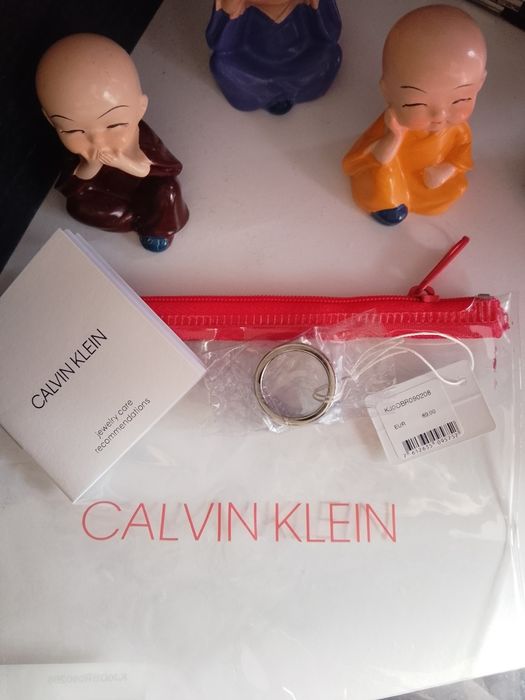 Anel NOVO Calvin Klein - tamanho 8