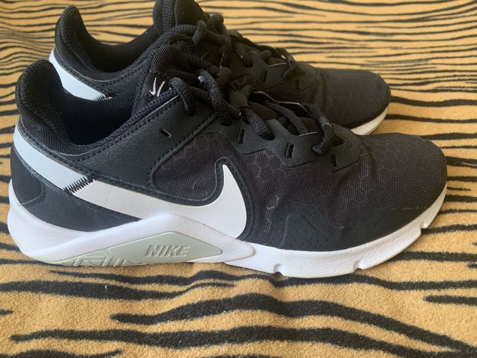 Жіночі кросівки nike 40 розмір