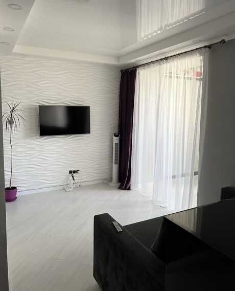 Зміна ціни ТЕРМІНОВО 1 км квартира з дизайнерським ремонтом на озерній