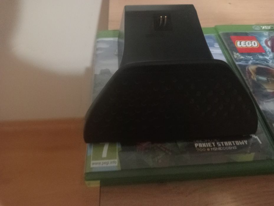 Xbox one s + 4 gry