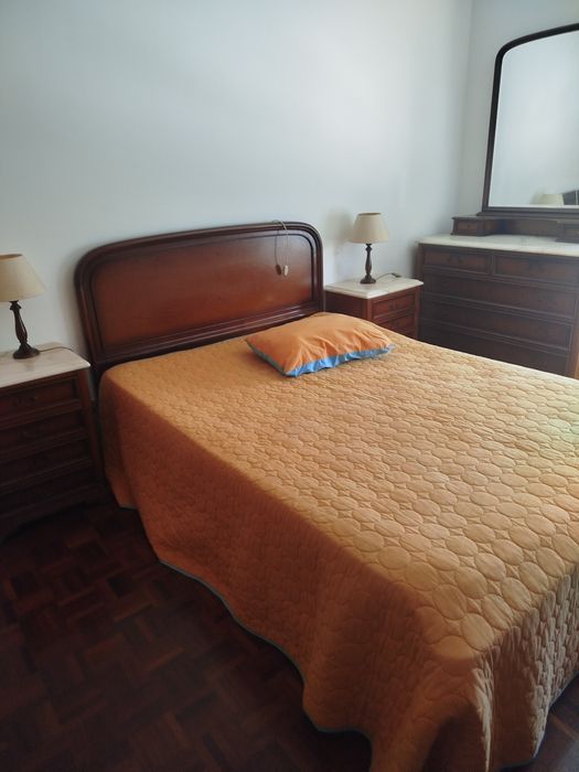 Mobília de quarto de casal madeira maciça