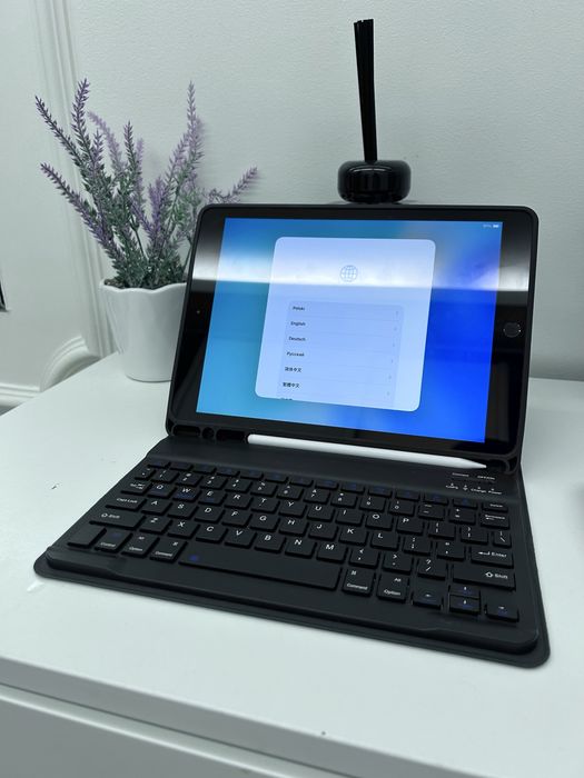 Tablet Apple iPad 8 Gen. Rysik / Klawiatura / Etui / Myszka