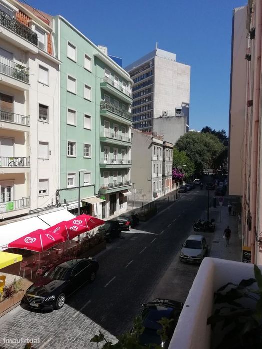 Quarto - localizado em Amoreiras Lisbon