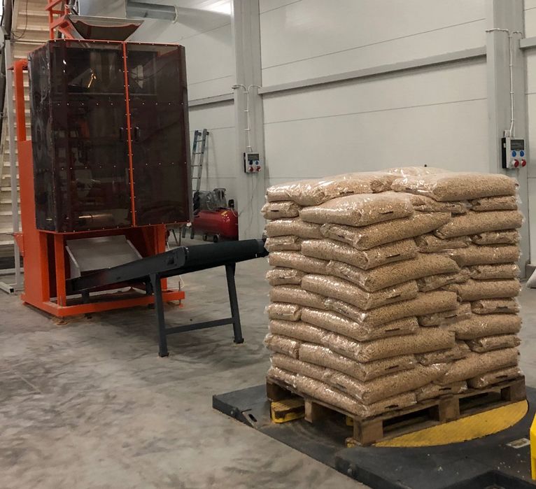 POLSKI pionowy automat pakujący do materiałów sypkich o wyd 6 op/ min
