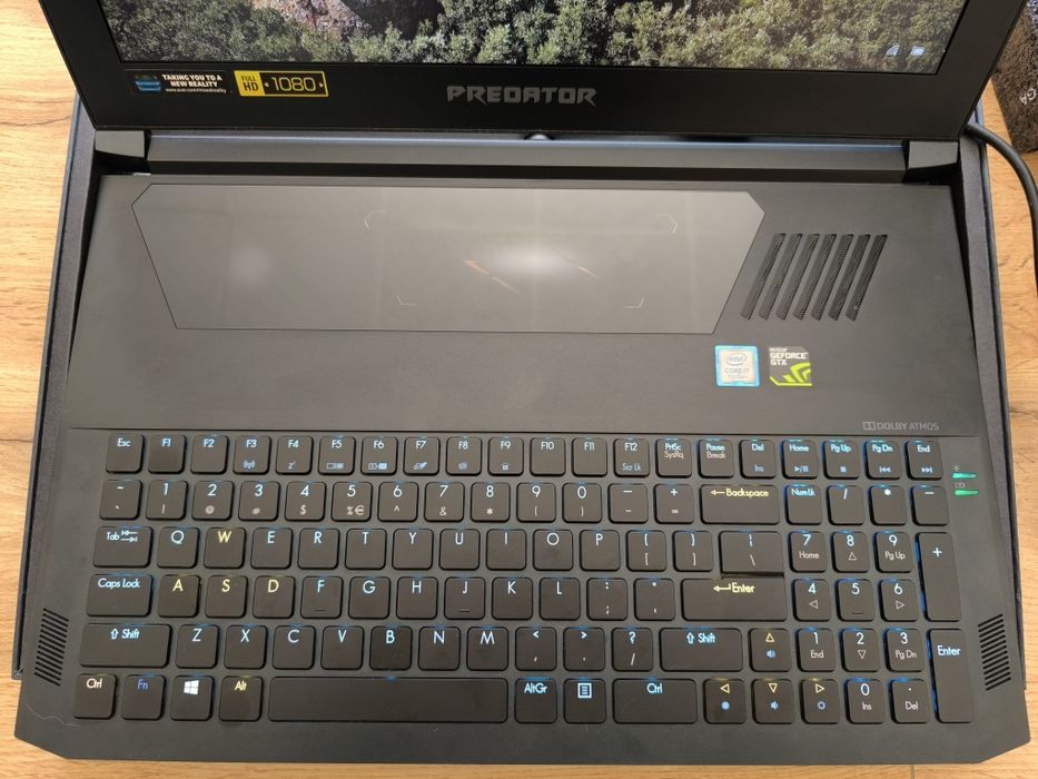 Laptop acer predator triton 700