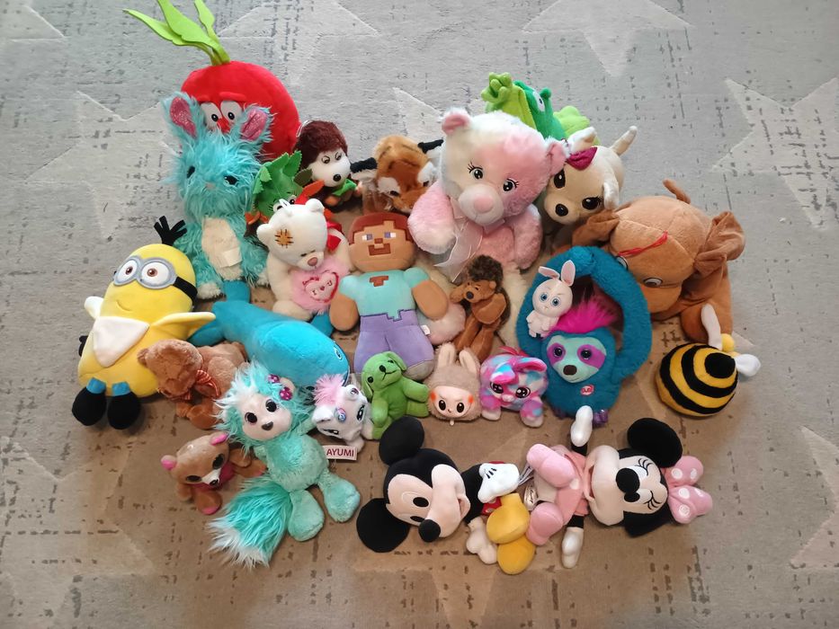 Pluszaki, przytulaki, zabawki komplet ok. 30 szt Myszka Miki, Minionki