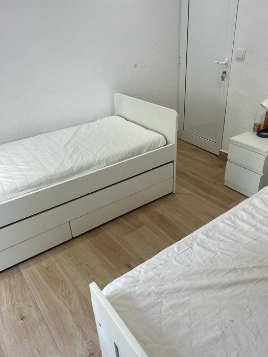 Vaga em Quarto duplo mulher