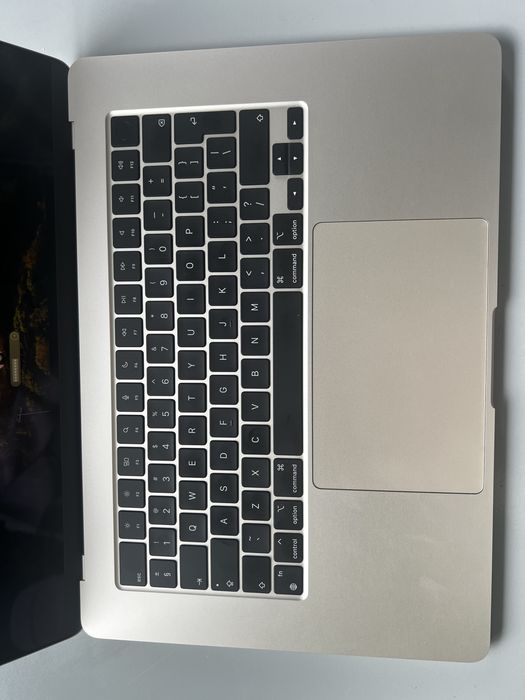 Apple laptop Mac Book Air 15 stan idealny