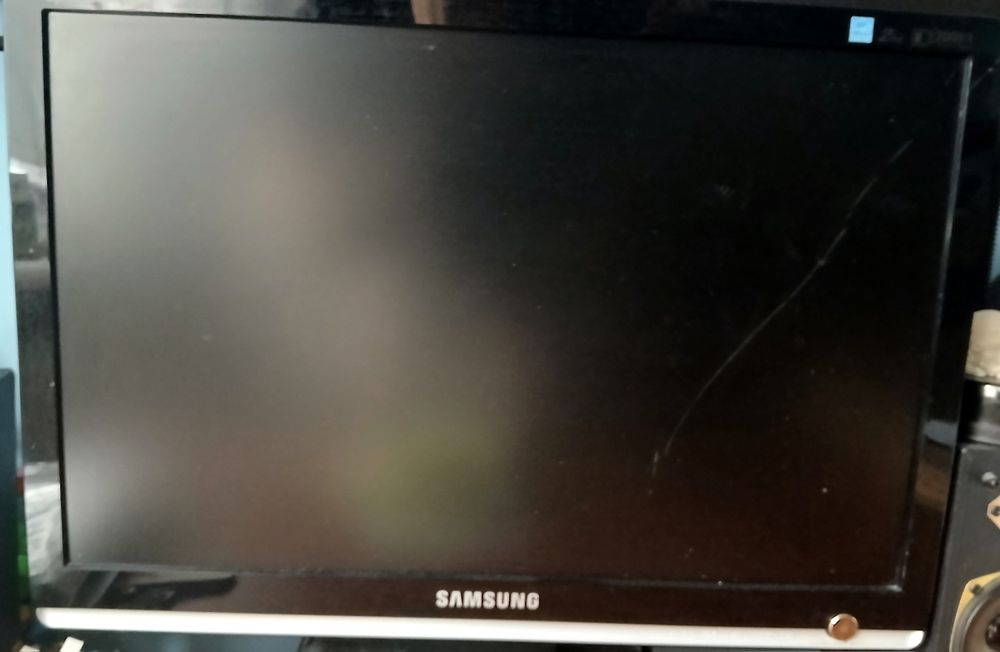 Kompletny zestaw komputerowy – Phenom II X4 / GTX 750 Ti / 16 GB RAM / SSD + 2 TB HDD