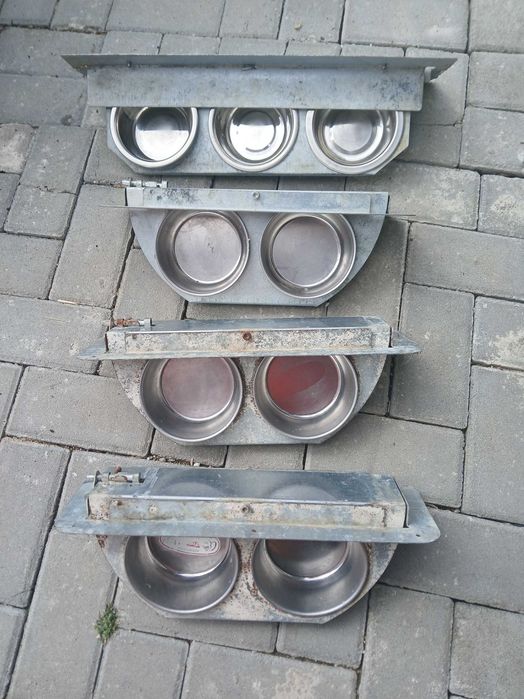 Comedouros rotativos para gaiola