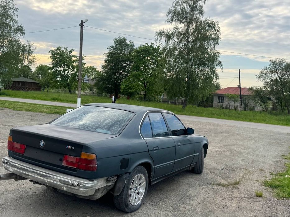 Пацаняча BMW e34 530i