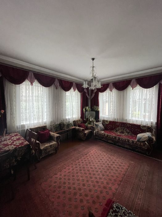 Затишний доглянутий будинок в місті Ромни