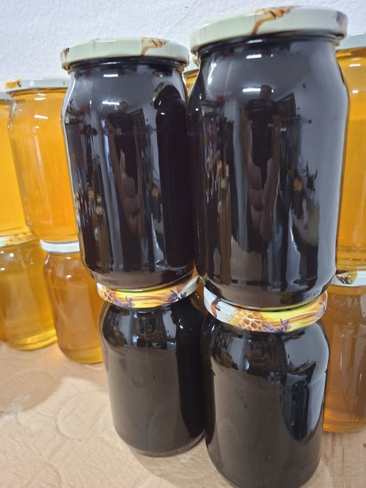 Miód gryczany płynny czarny 900 ml.