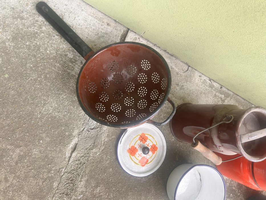 Naczynia emaliowane kanka imbryk czajnik sito PRL