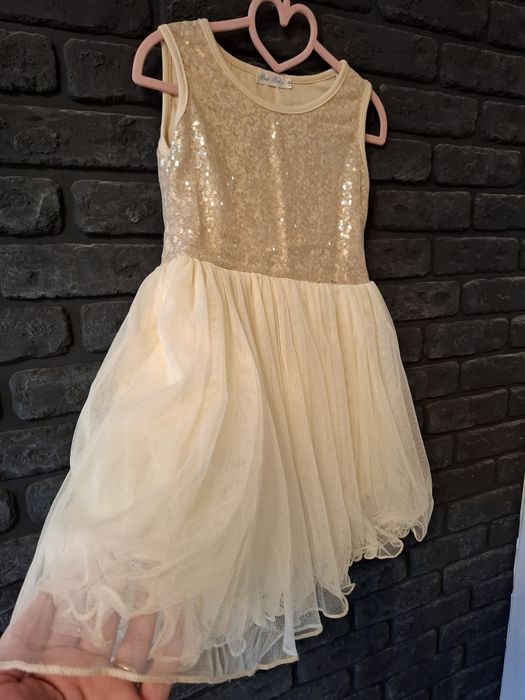 Сукня на дівчинку 116-122 розмір