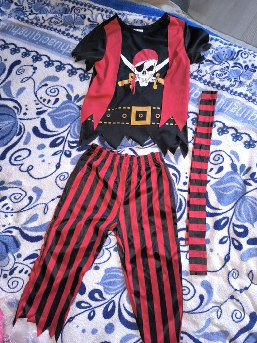 Маскарадний костюм для хлопчика на 5-6 років