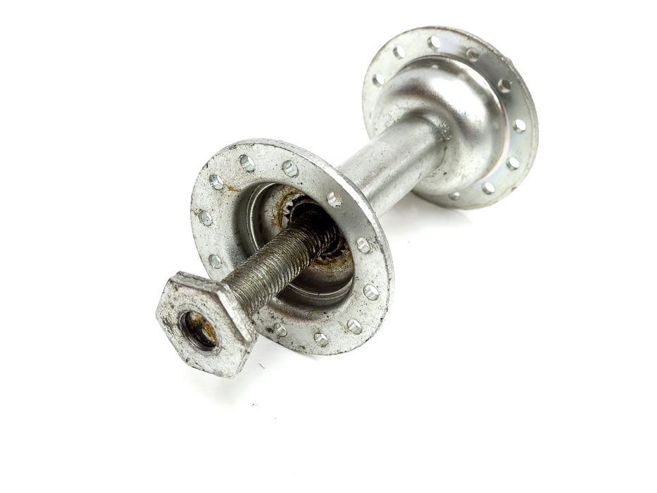 NOWA Piasta koła przód ZZR Romet Universal Tyler PRL 24 szprychy