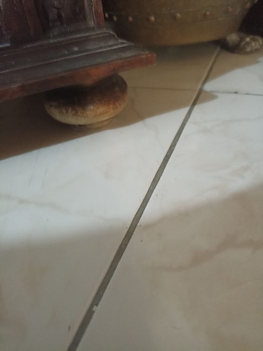 Sapateira em madeira maciça