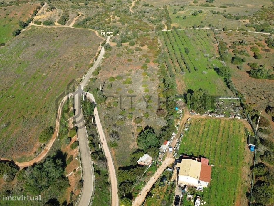 Terreno misto com viabilidade de construção na Guia - Albufeira